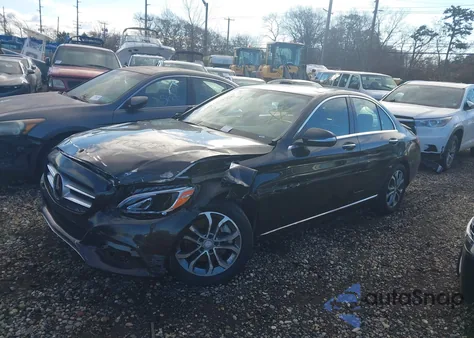 2015 Mercedes-Benz C 300 4Matic из США, поврежденный, VIN 55SWF4KB3FU080742